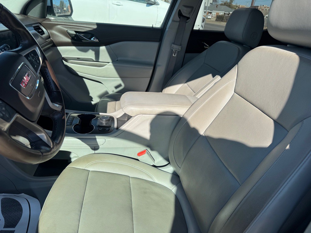 2020 GMC Acadia Image 9