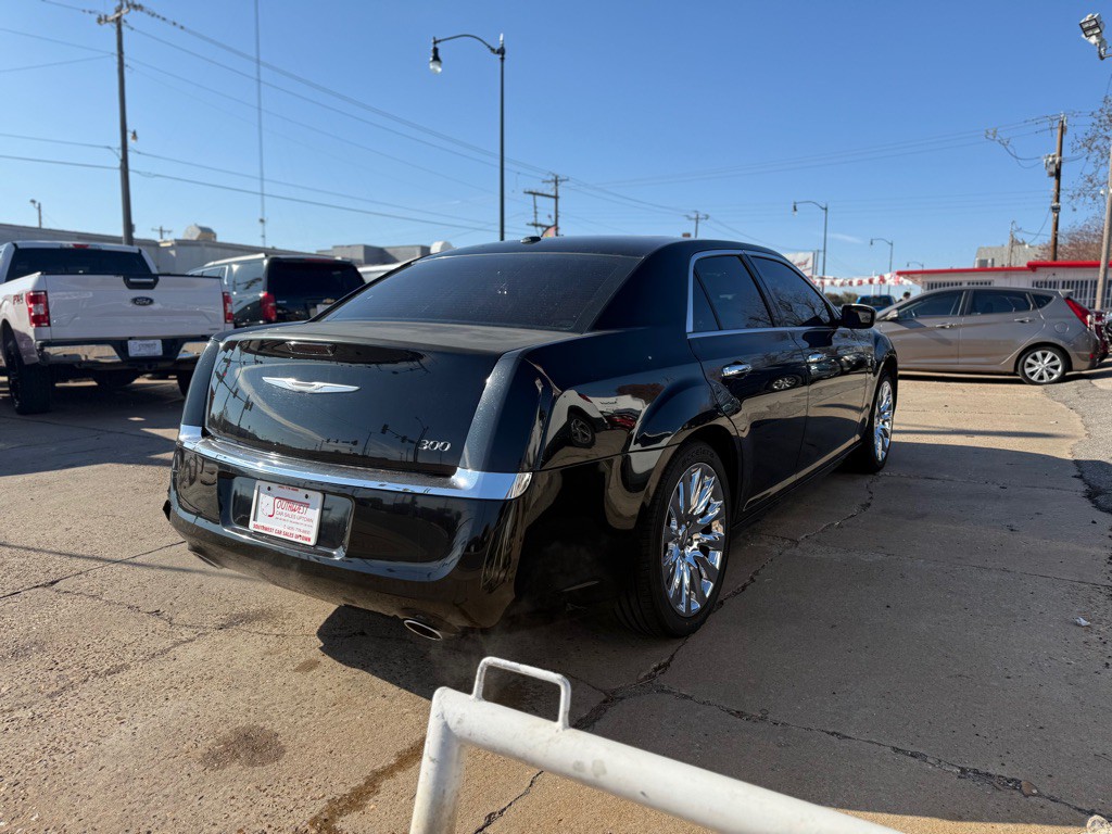2013 Chrysler 300 Image 5