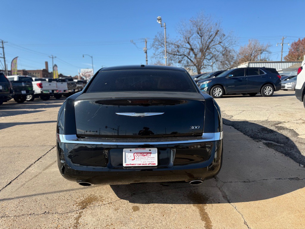 2013 Chrysler 300 Image 6