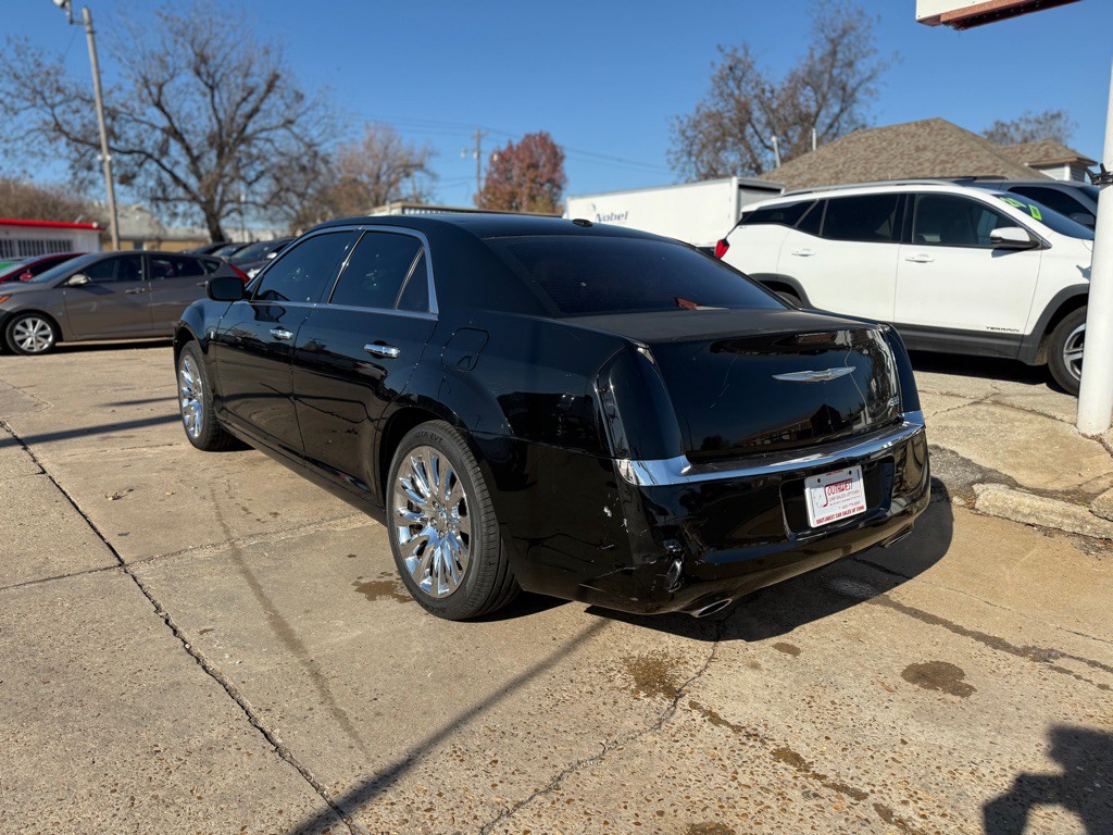 2013 Chrysler 300 Image 7