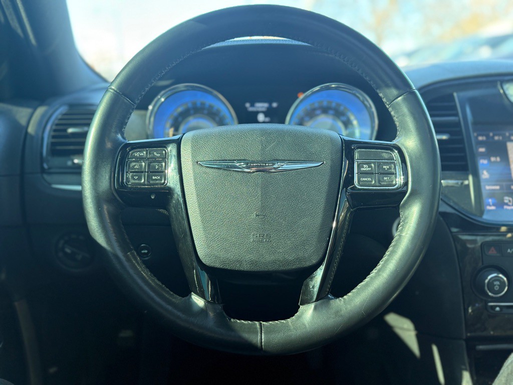 2013 Chrysler 300 Image 20