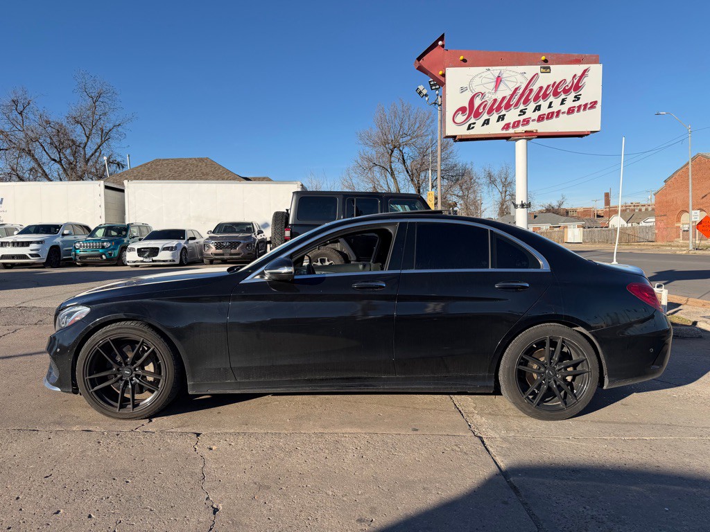 2015 Mercedes-Benz C-Class Image 2