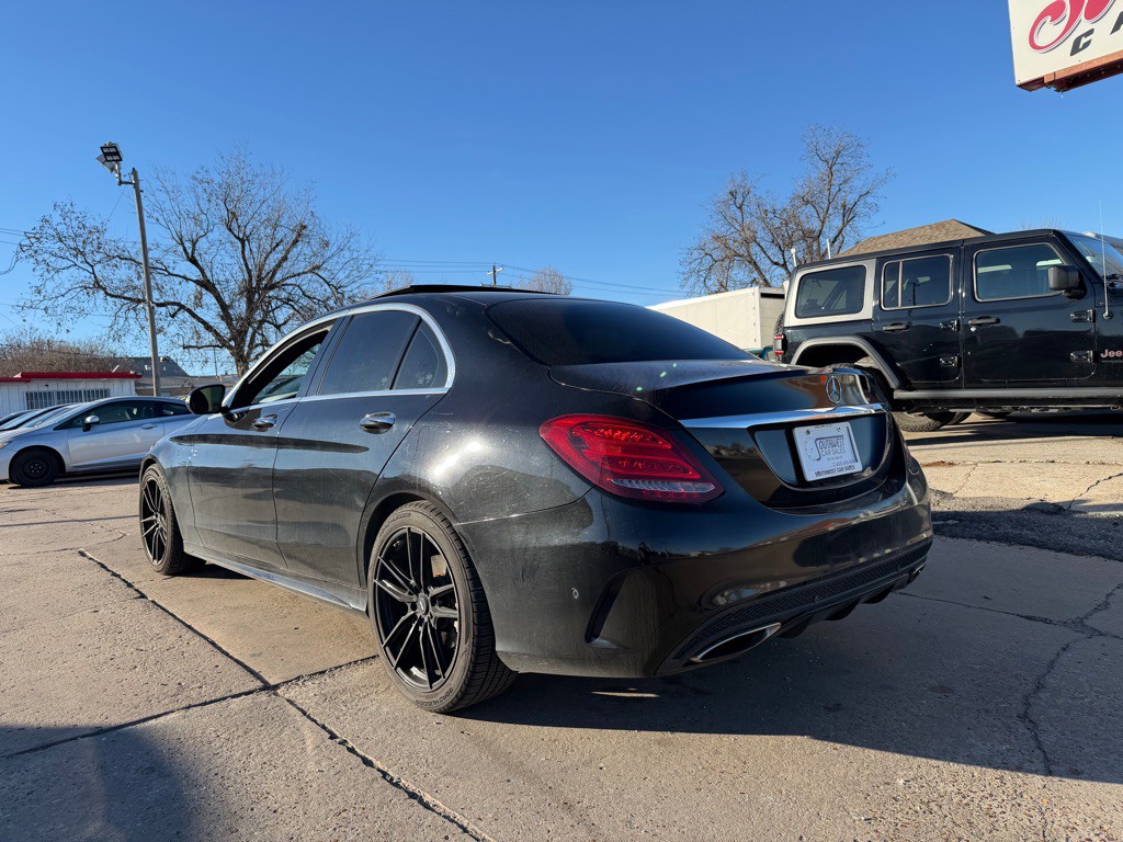 2015 Mercedes-Benz C-Class Image 3