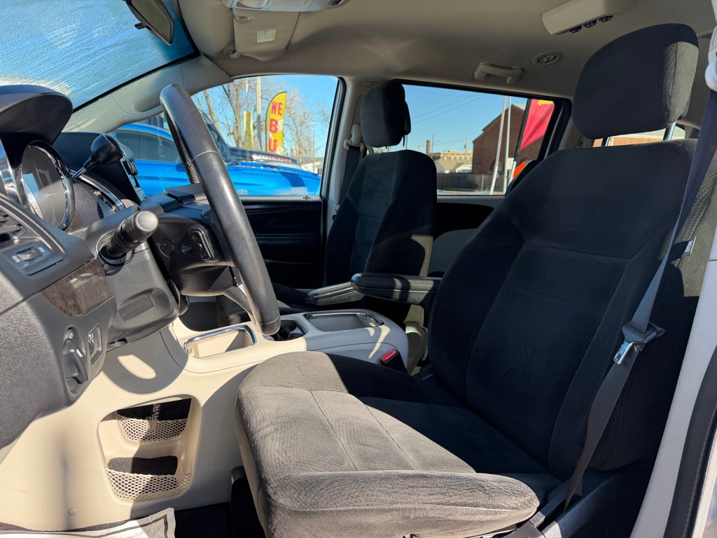 2016 Dodge Grand Caravan Image 12