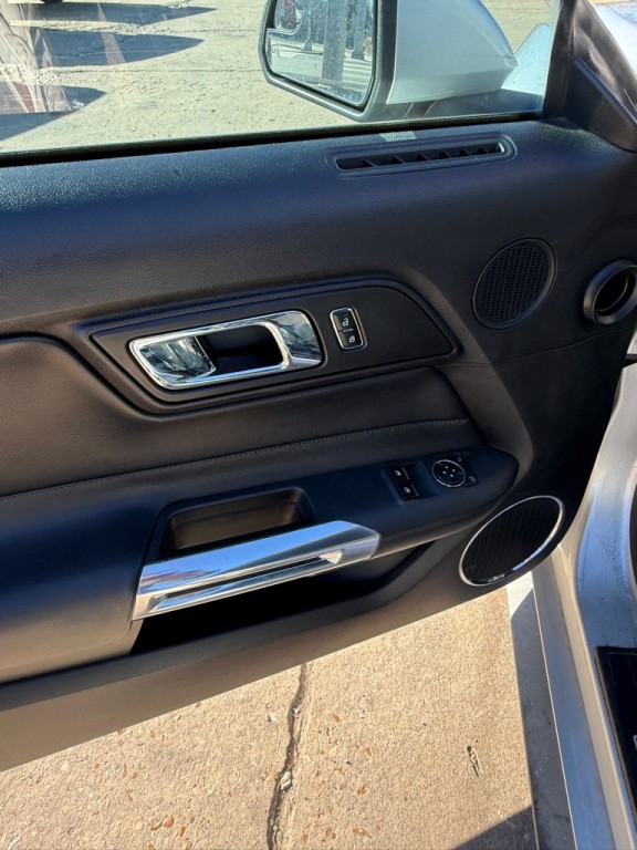 2017 Ford Mustang Image 13