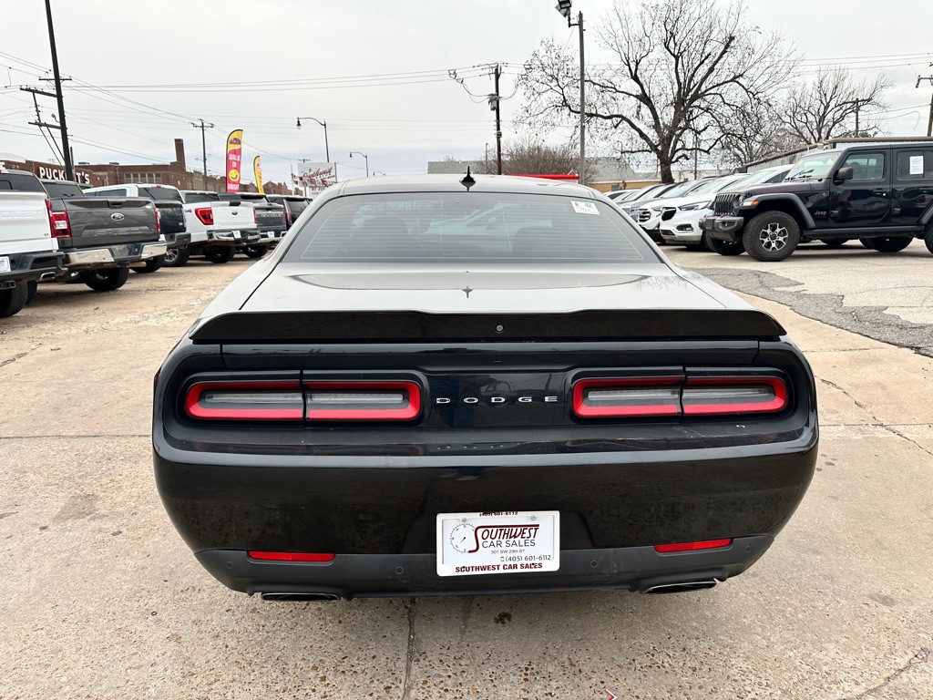 2021 Dodge Challenger Image 6