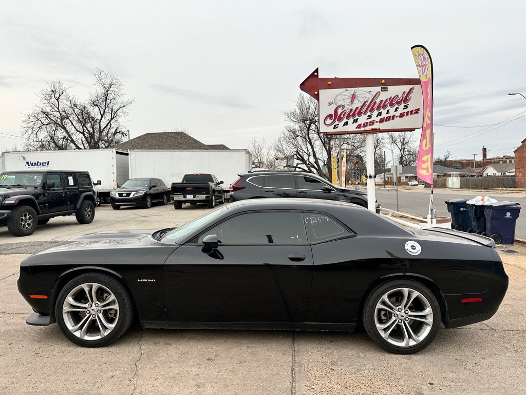2021 Dodge Challenger Image 8