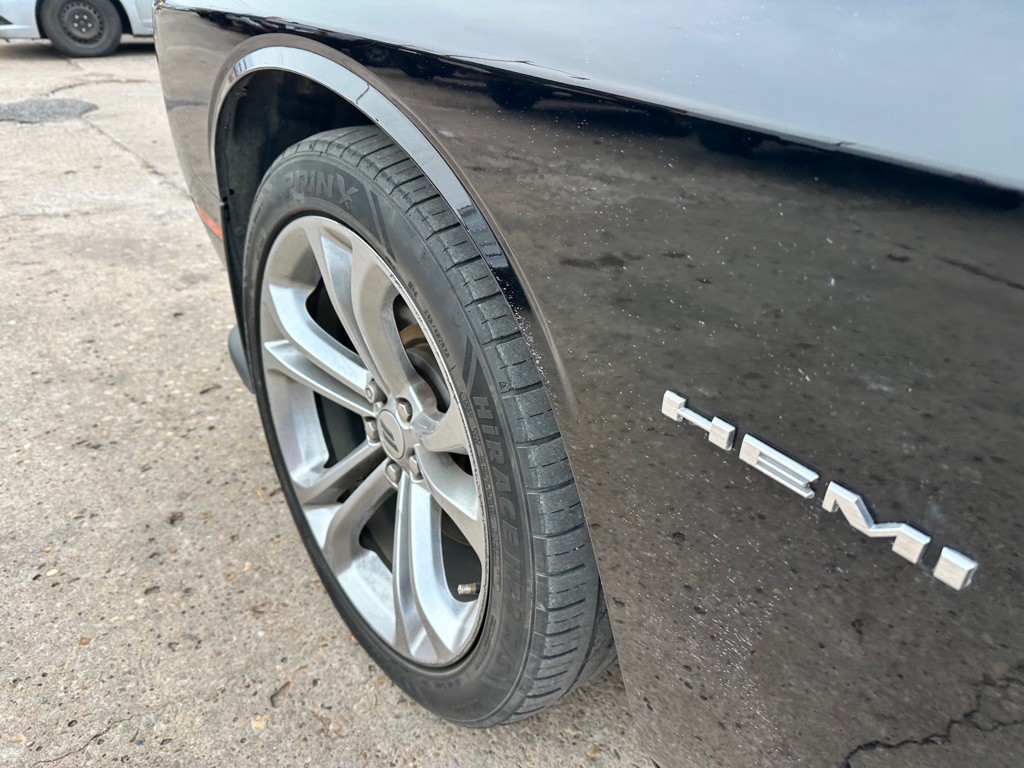 2021 Dodge Challenger Image 9