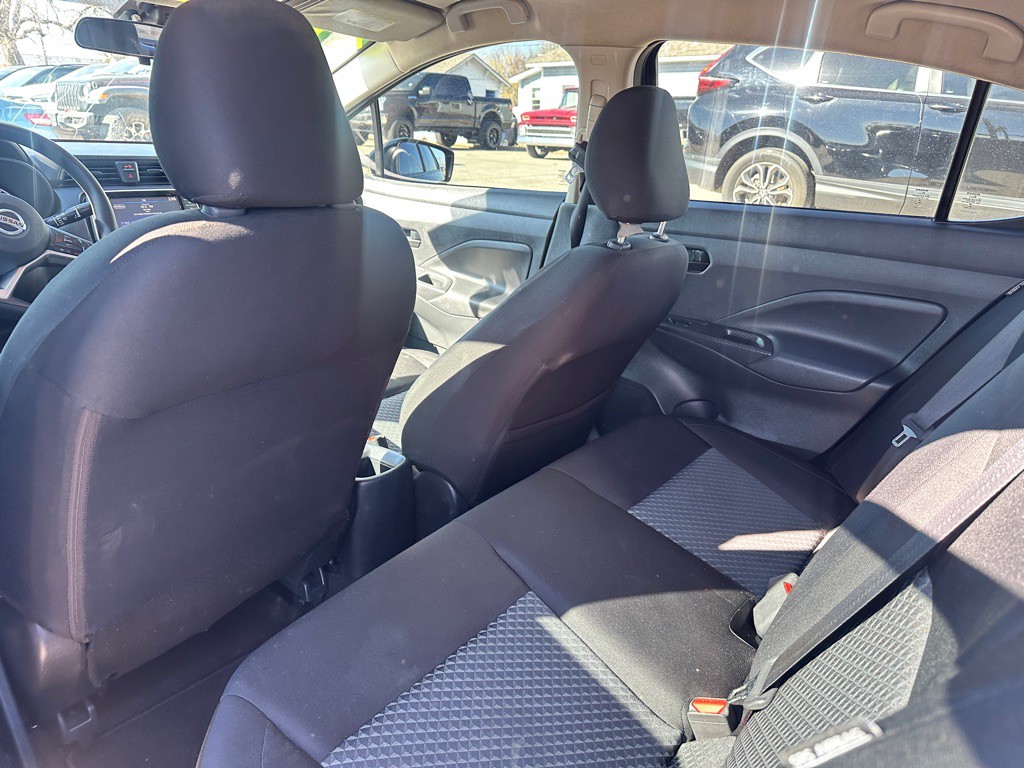 2021 Nissan Versa Image 8