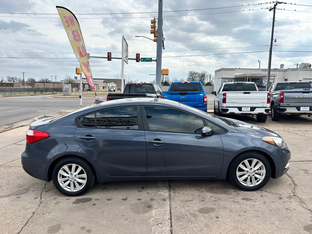 2016 Kia Forte Image 4