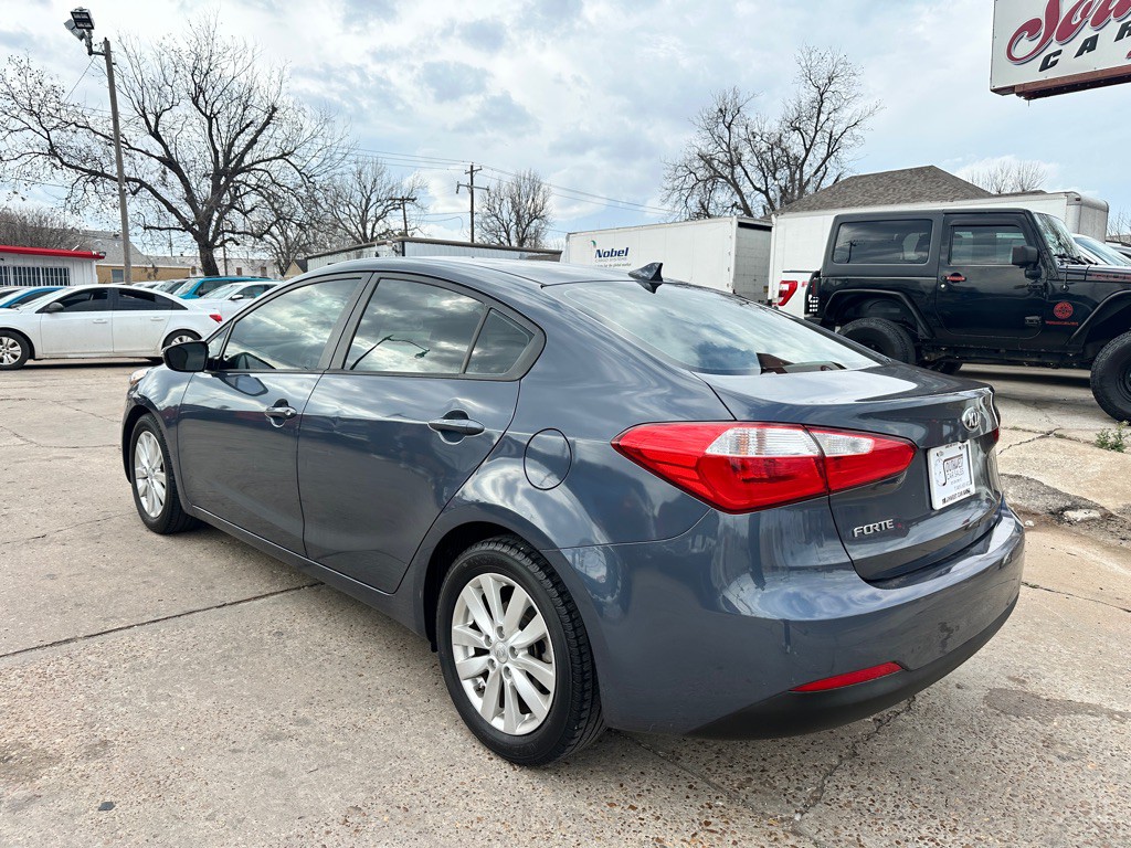 2016 Kia Forte Image 6