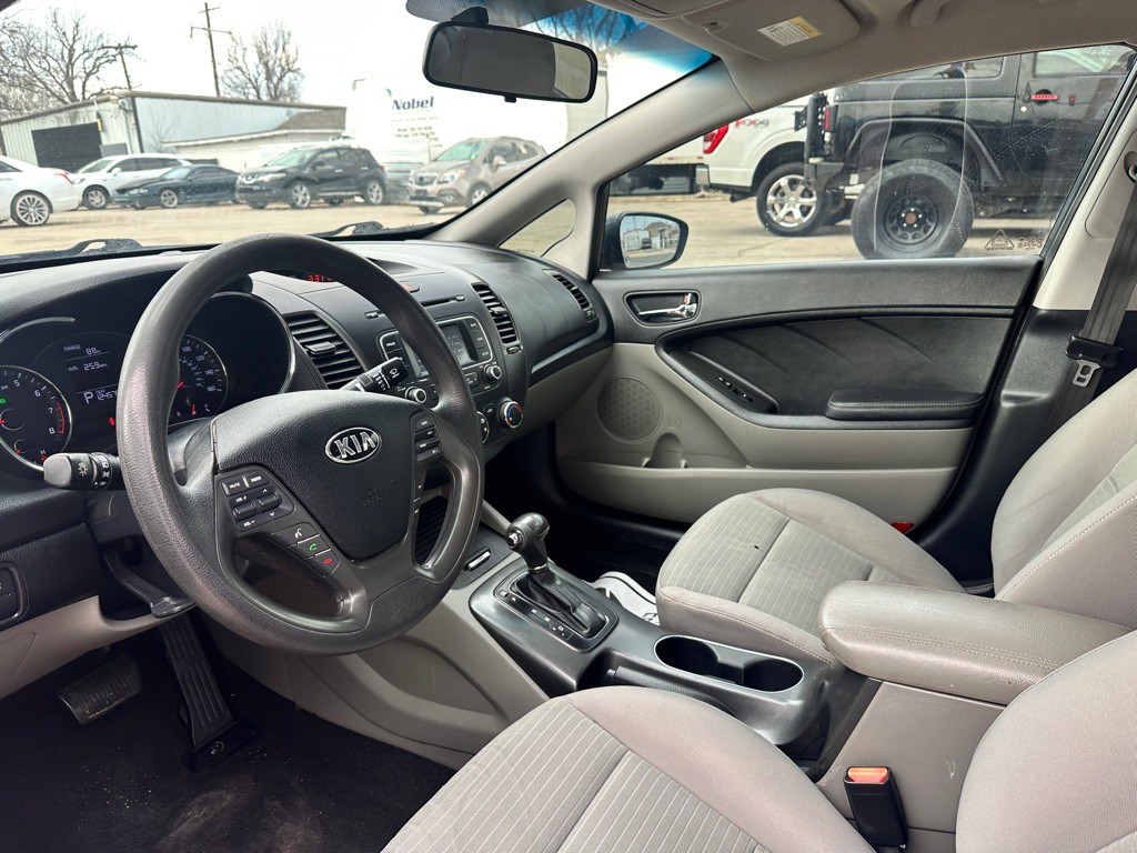2016 Kia Forte Image 9