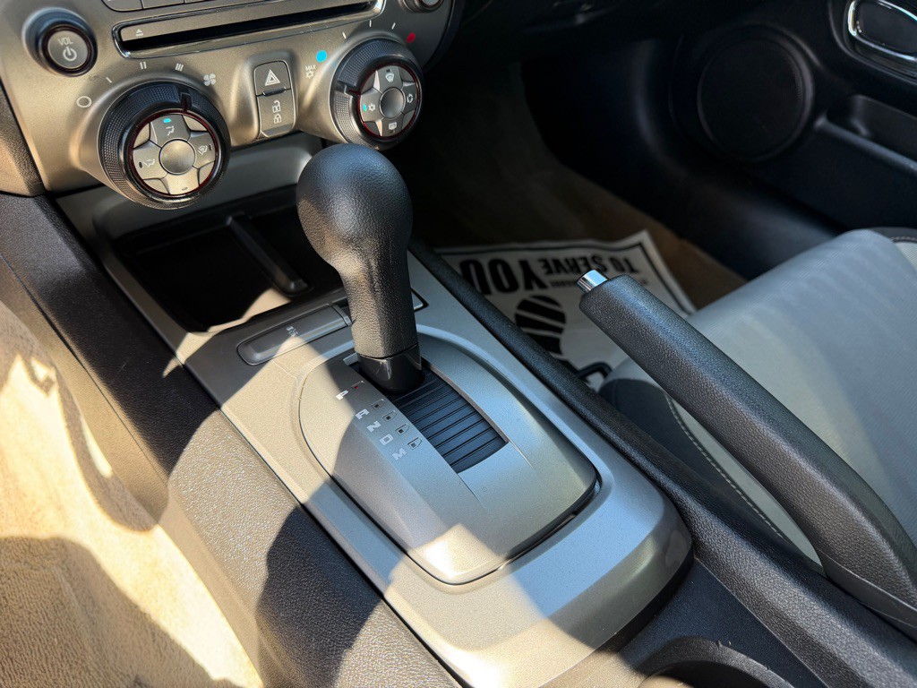 2015 Chevrolet Camaro Image 13