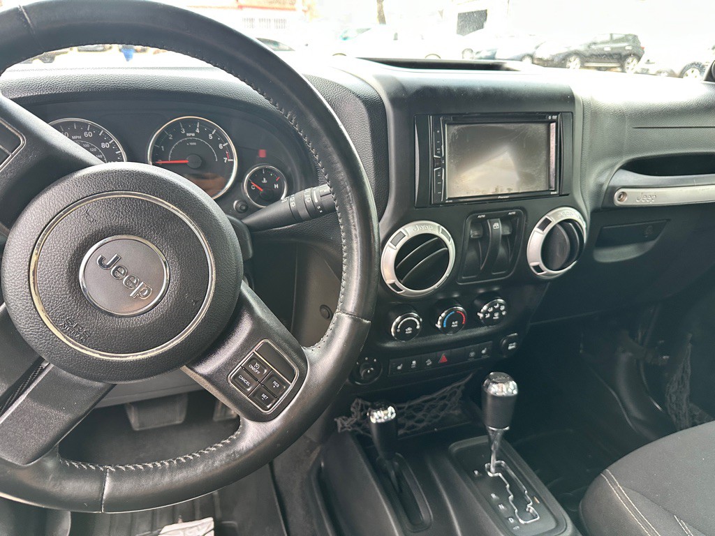 2014 Jeep Wrangler Image 11