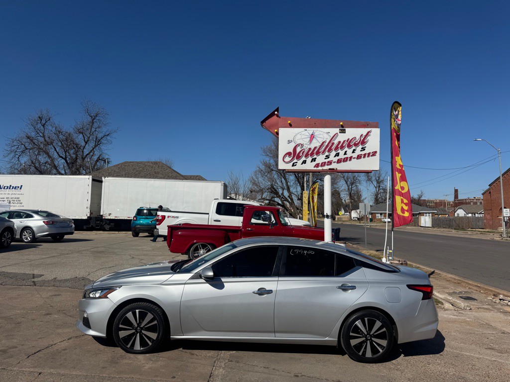 2021 Nissan Altima Image 3