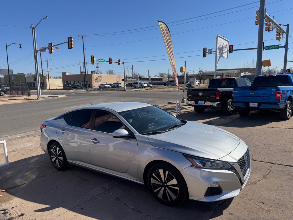2021 Nissan Altima Image 5