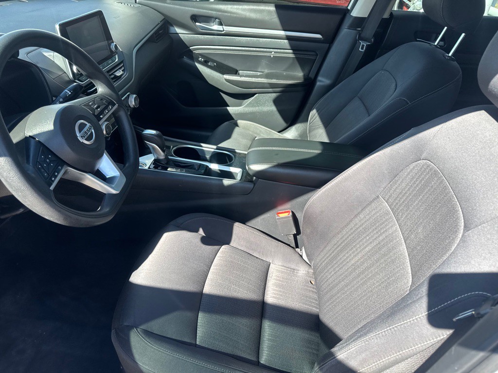 2021 Nissan Altima Image 8