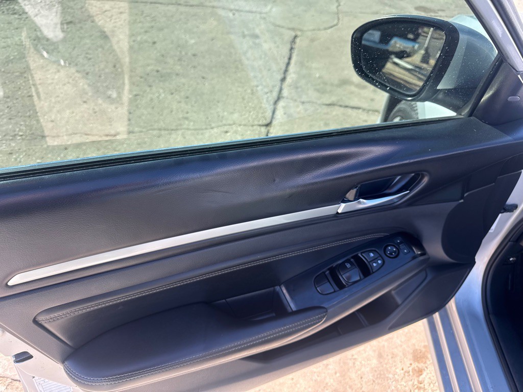 2021 Nissan Altima Image 9