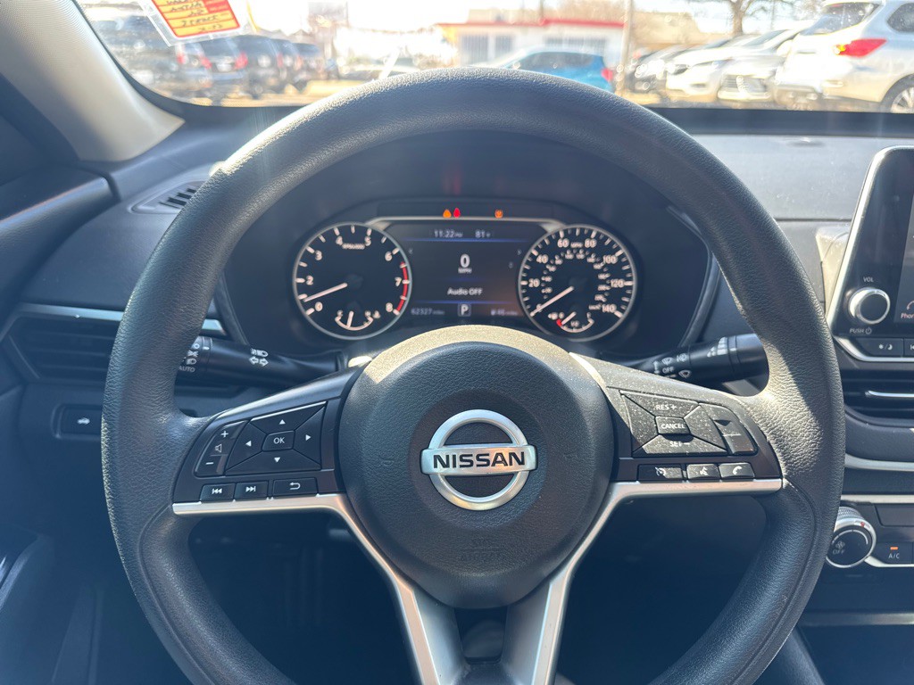 2021 Nissan Altima Image 12