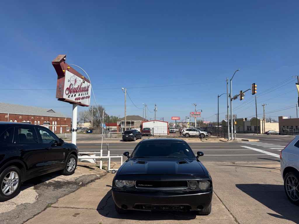 2011 Dodge Challenger Image 2