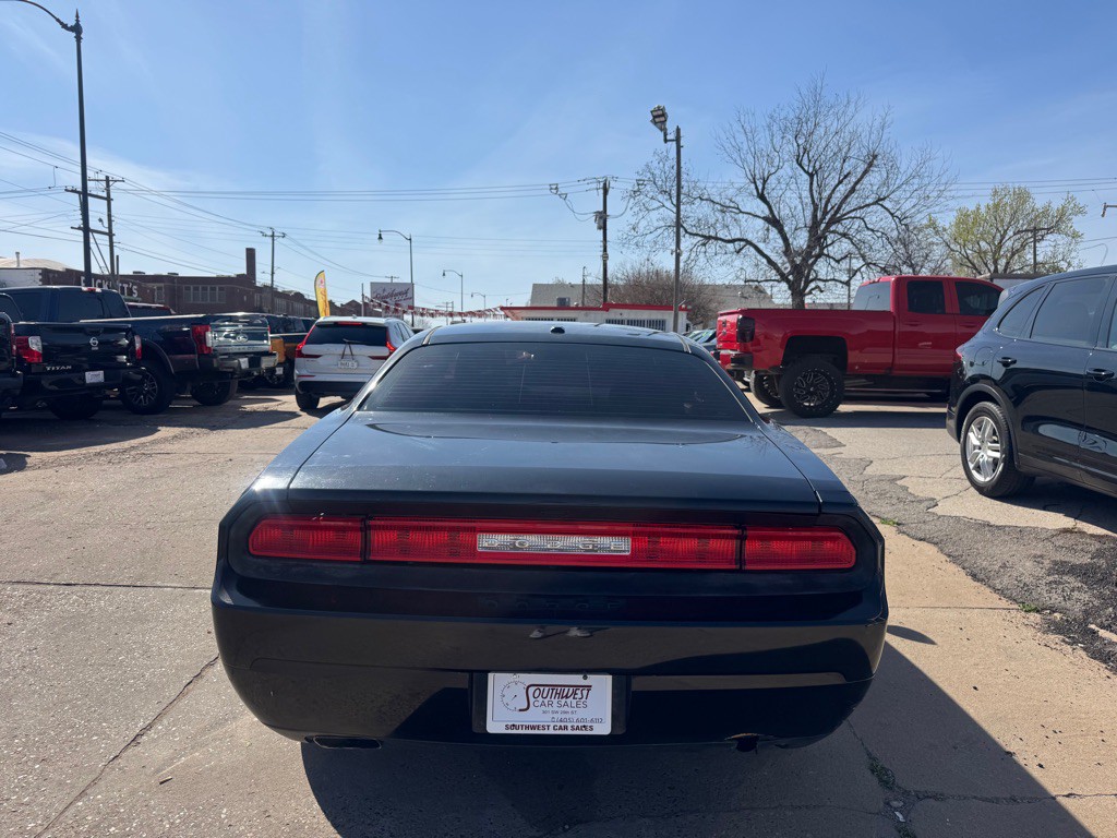 2011 Dodge Challenger Image 4