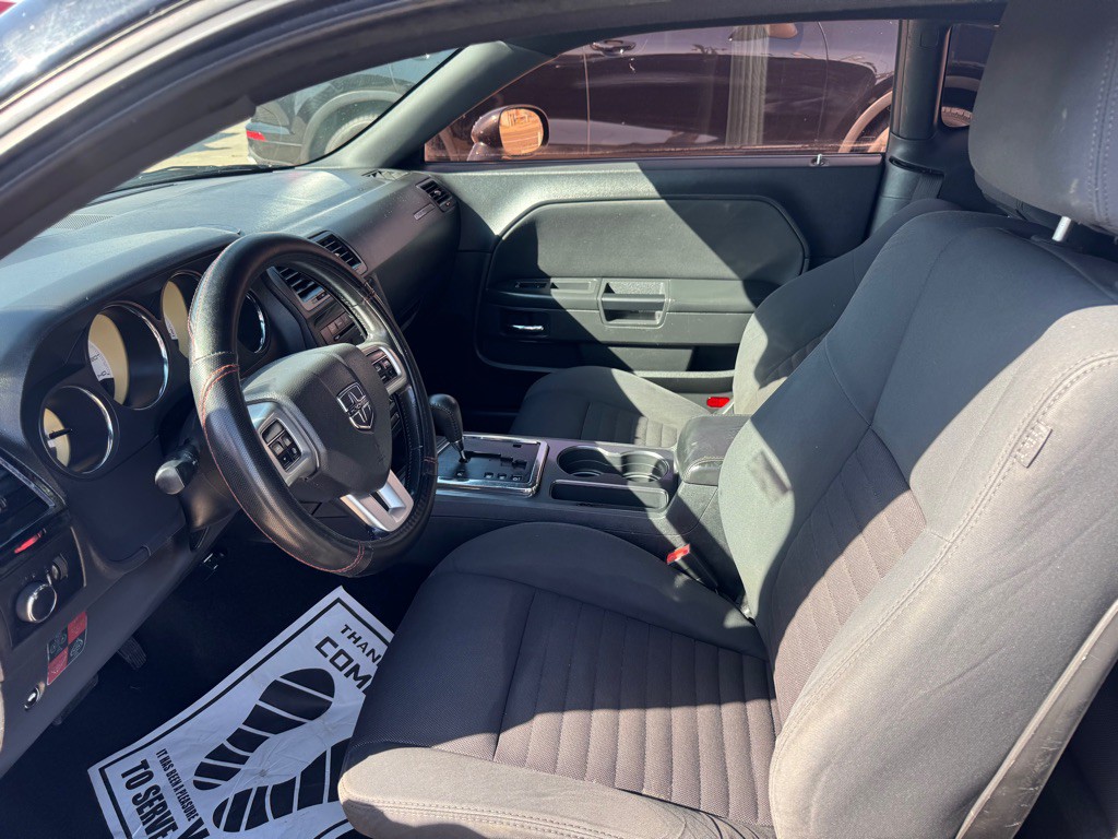 2011 Dodge Challenger Image 8