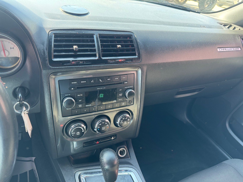 2011 Dodge Challenger Image 11
