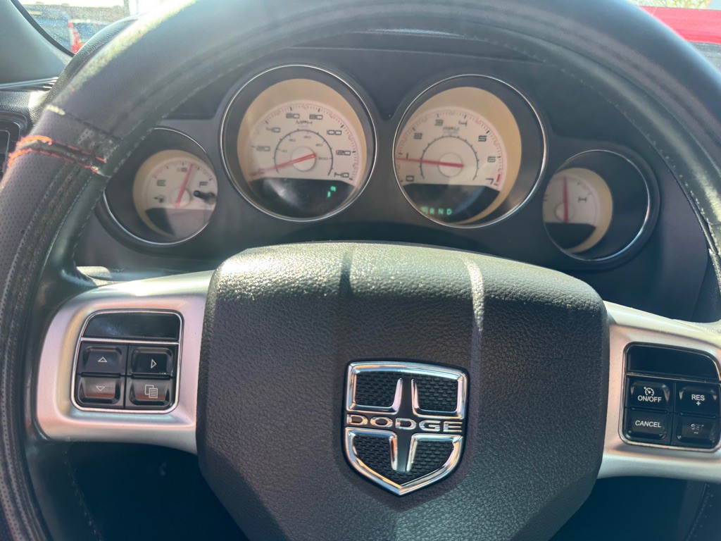 2011 Dodge Challenger Image 14