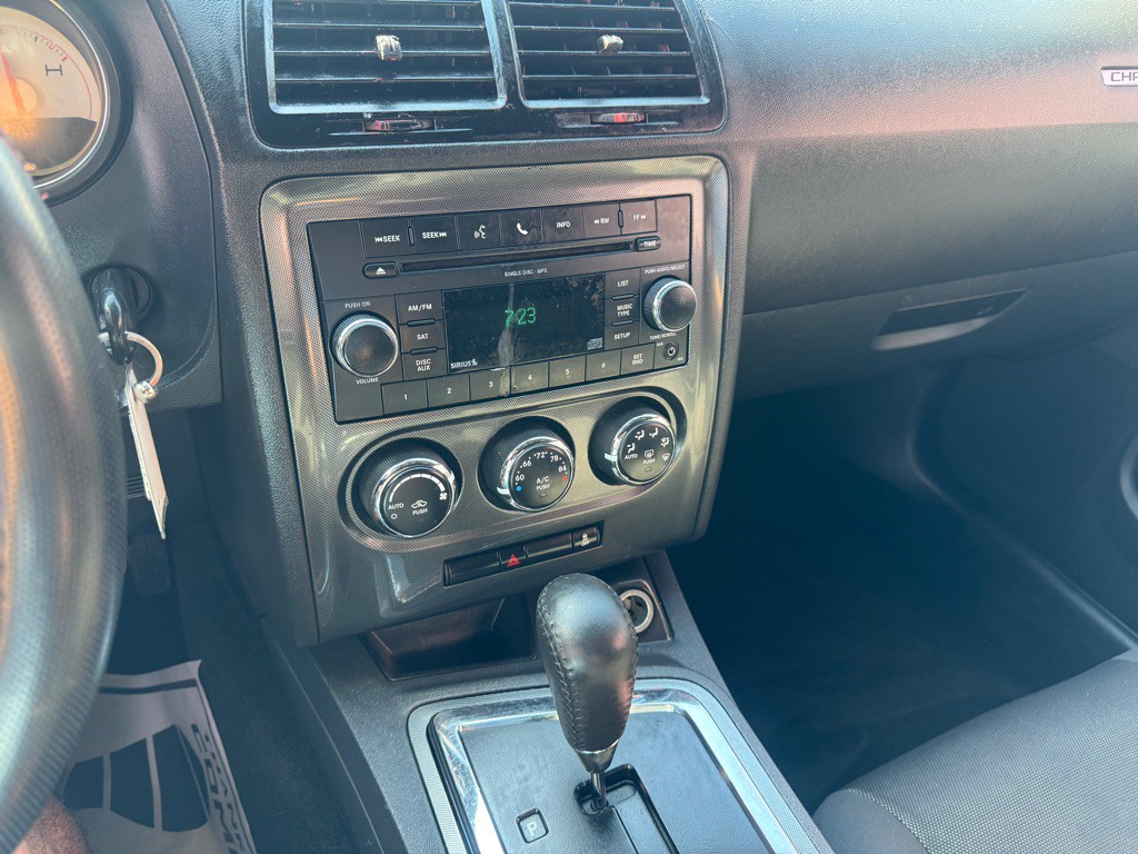 2011 Dodge Challenger Image 16