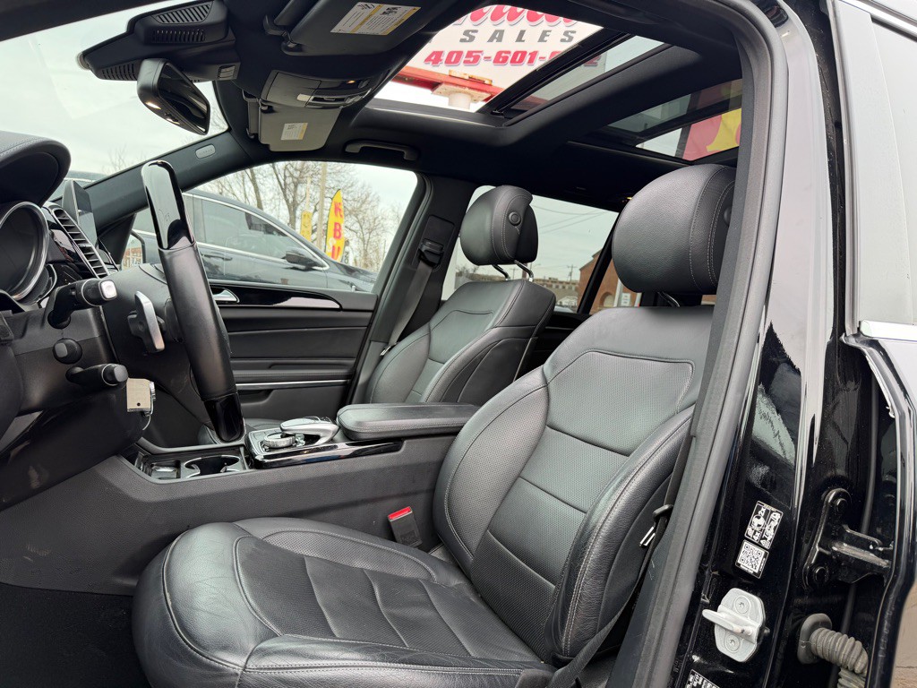 2017 Mercedes-Benz GLS-Class Image 11