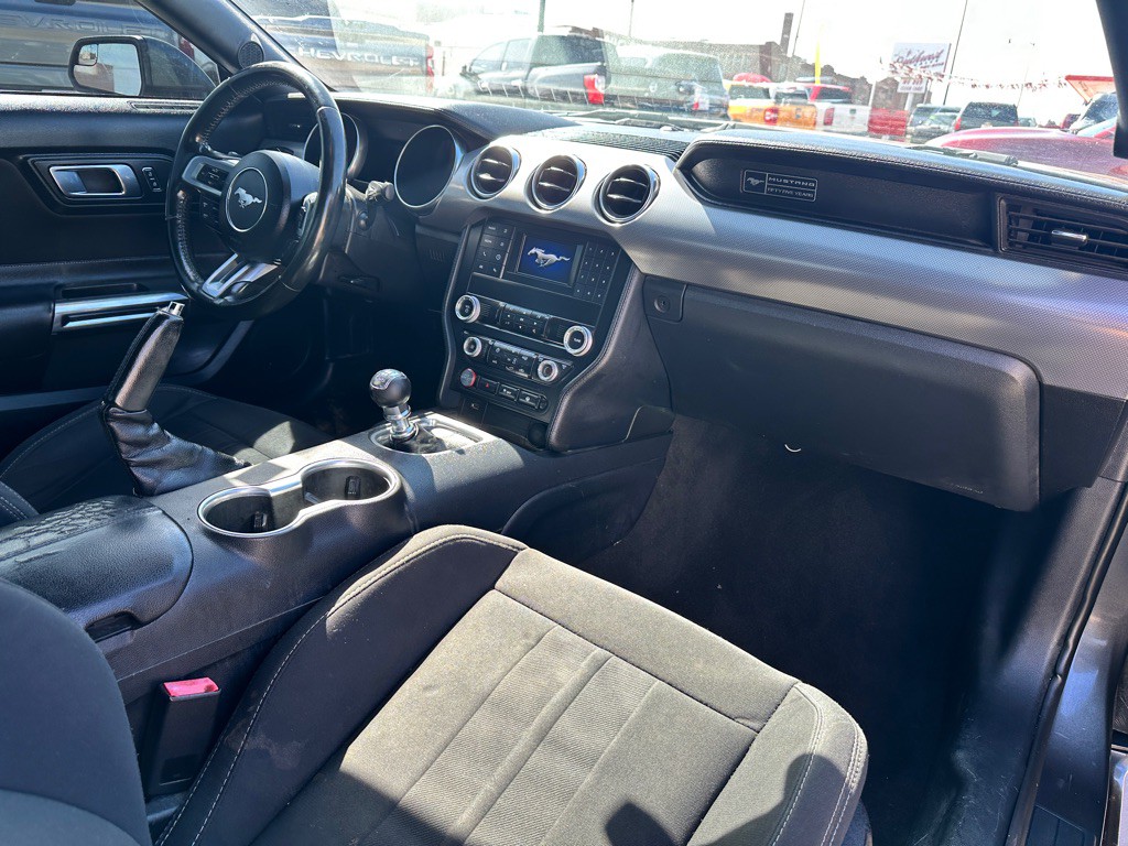 2020 Ford Mustang Image 17