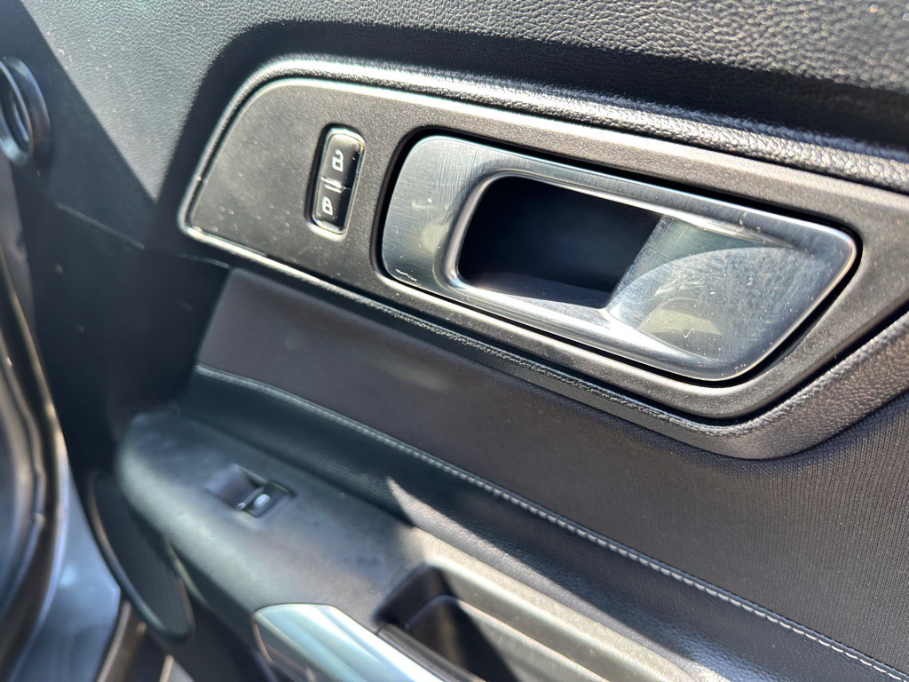 2020 Ford Mustang Image 19