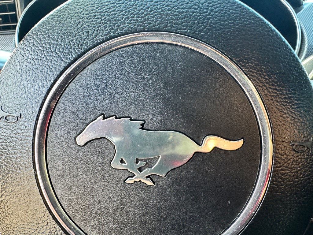 2020 Ford Mustang Image 32