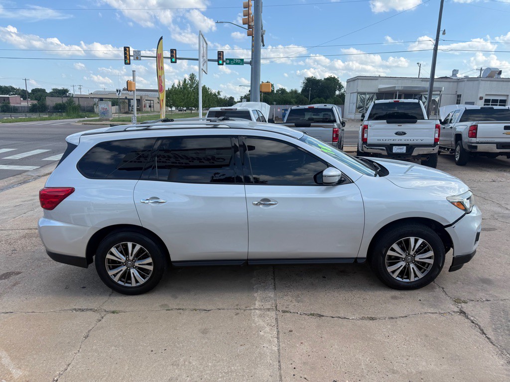 2018 Nissan Pathfinder Image 4