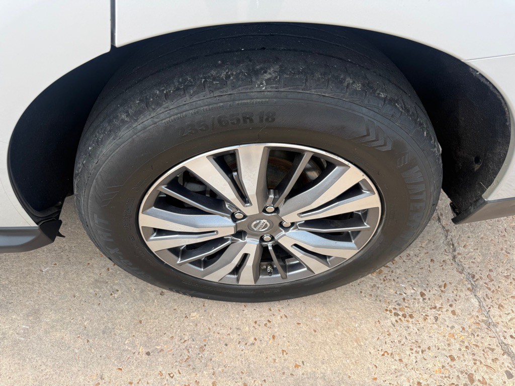 2018 Nissan Pathfinder Image 9