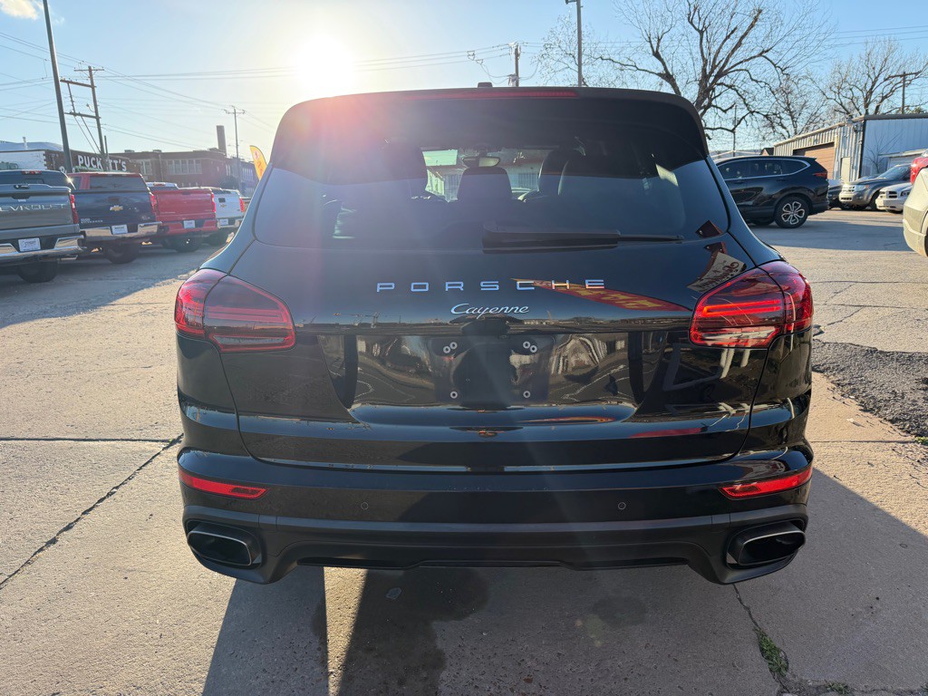 2016 Porsche Cayenne Image 4