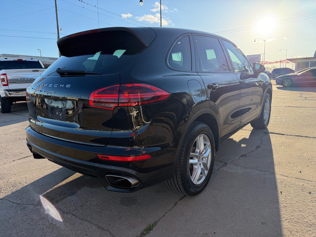 2016 Porsche Cayenne Image 6