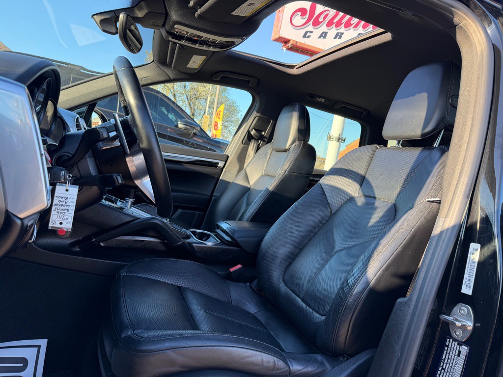 2016 Porsche Cayenne Image 10