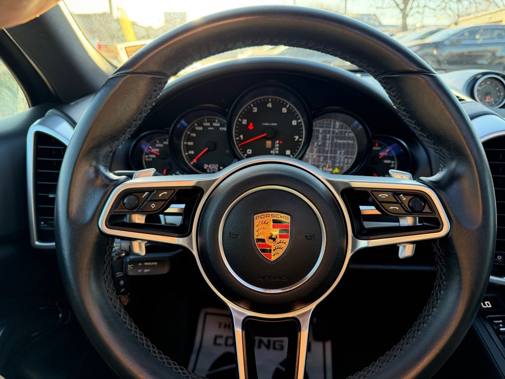 2016 Porsche Cayenne Image 13