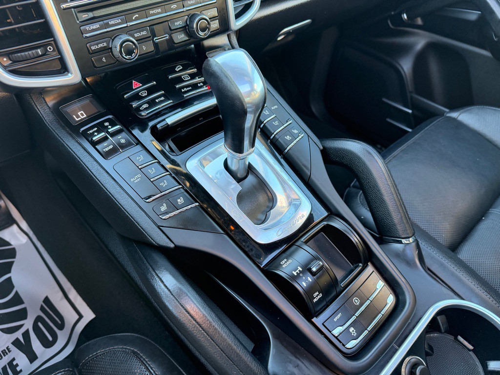 2016 Porsche Cayenne Image 15