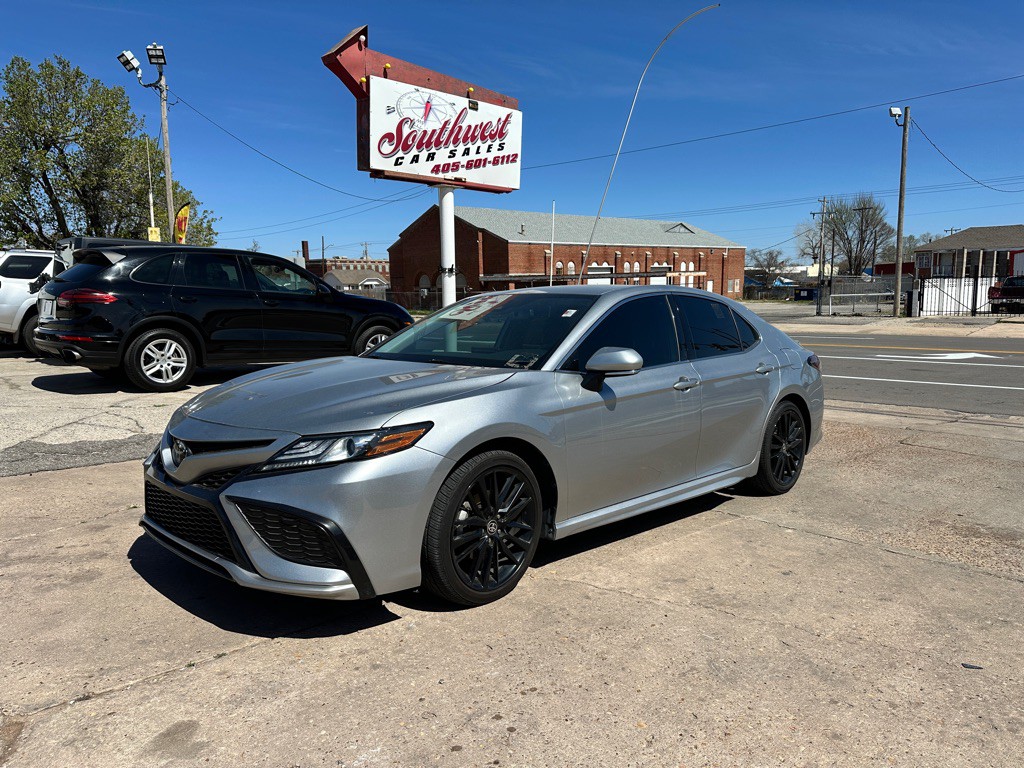 2023 Toyota Camry Image 1