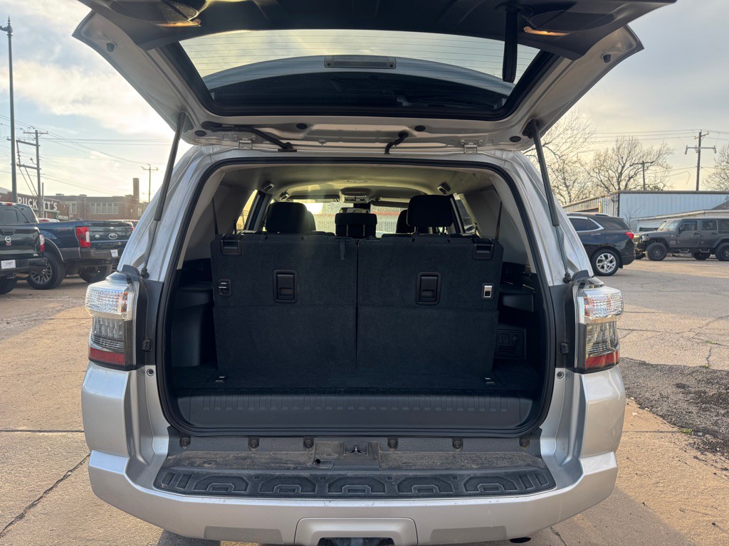 2021 Toyota 4Runner Image 6