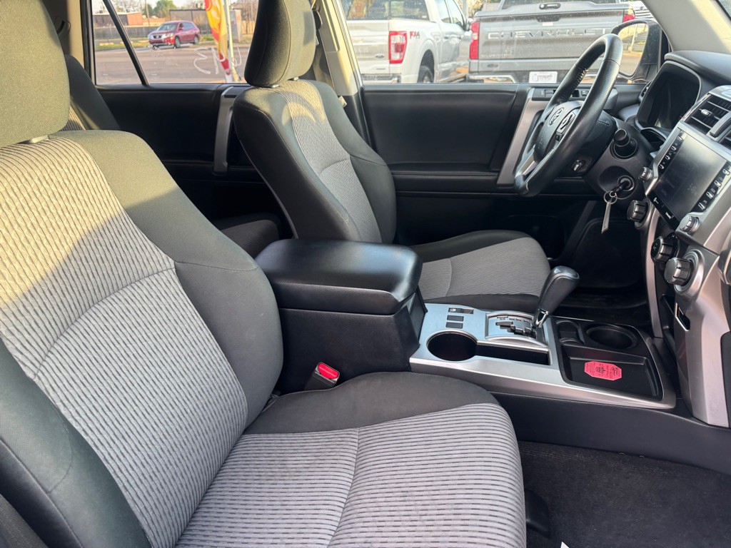 2021 Toyota 4Runner Image 9