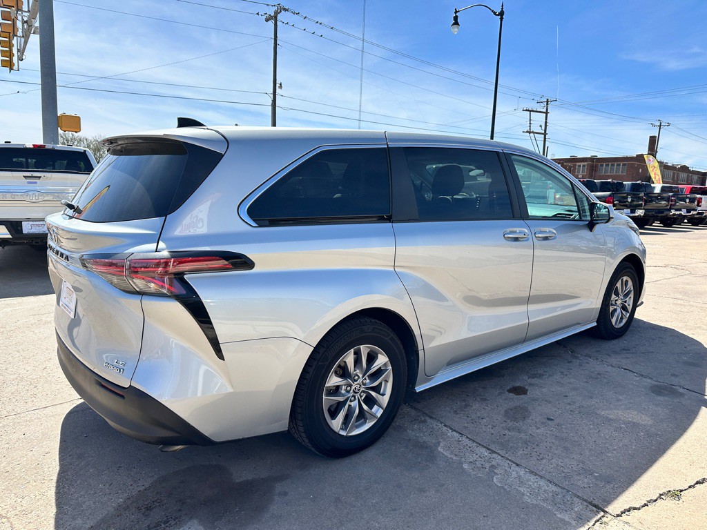 2022 Toyota Sienna Image 5