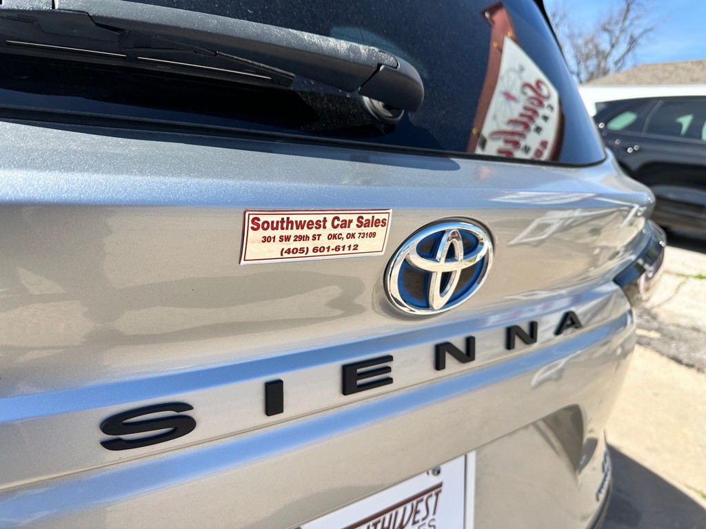 2022 Toyota Sienna Image 9