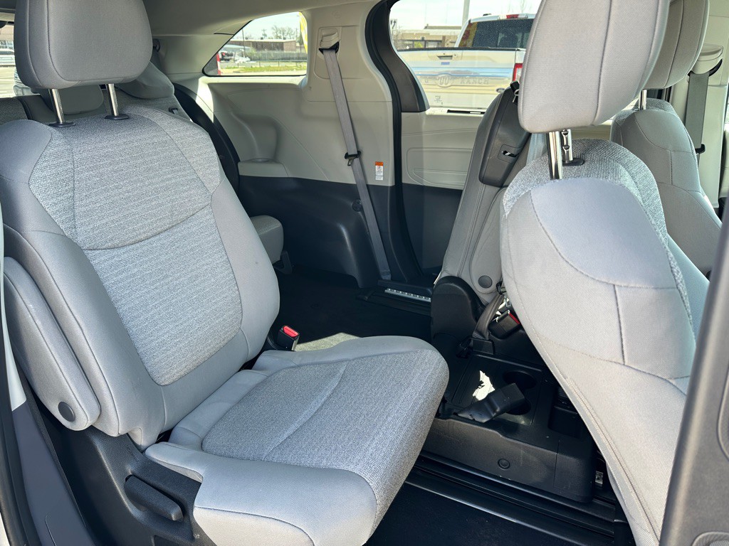 2022 Toyota Sienna Image 17