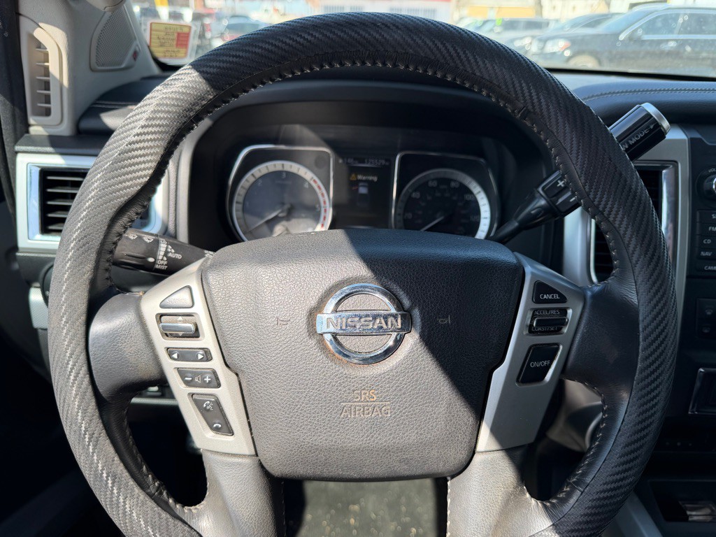 2016 Nissan Titan Image 12