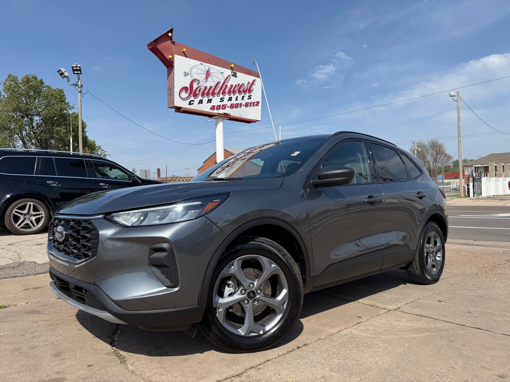 2025 Ford Escape Image 1