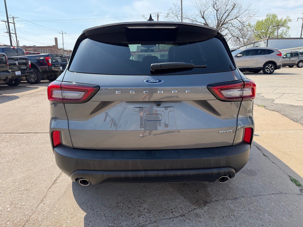 2025 Ford Escape Image 4