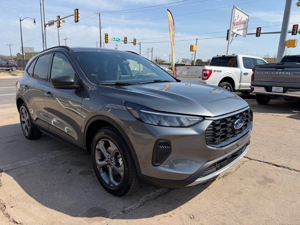2025 Ford Escape Image 9